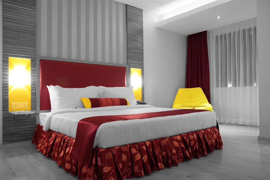 The Purple Leaf Hotels Hyderabad Exterior foto